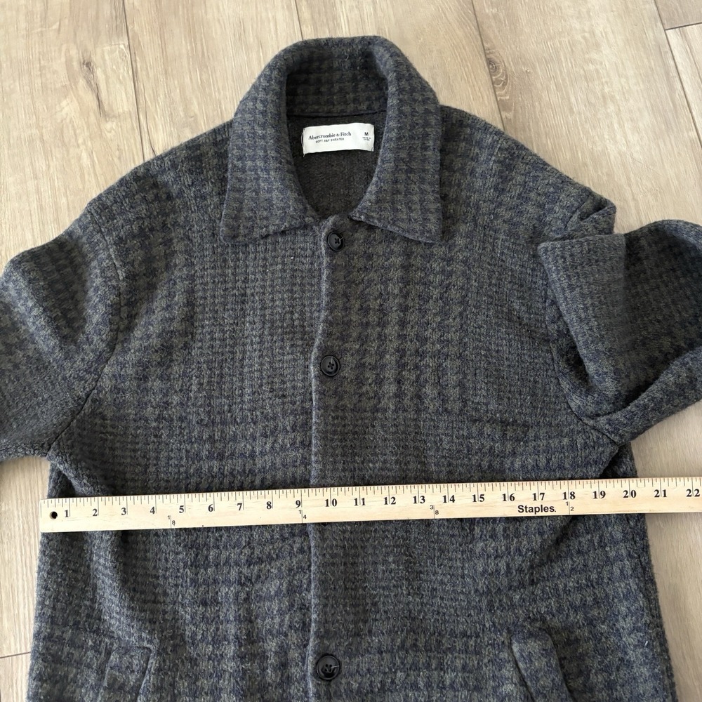 Abercrombie & Fitch Men's Medium Cardigan Soft A & F Sweater Plaid Button Up - Picture 5 of 7